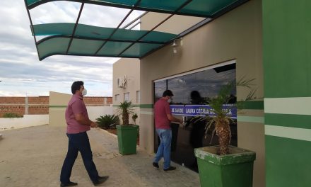 Prefeito de Prata Genivaldo Tembório e secretária de Saúde Isadora Araújo faz visita nas unidades básicas de saúde.