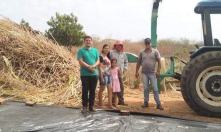 TRABALHO QUE SEGUE: Prefeitura de Prata valoriza produtores rurais com programa de Processo de Silagem