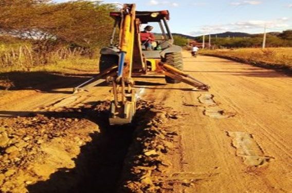 Prefeitura Municipal da Prata da início a abastecimento de água nos loteamentos Fiel de Melo e Pompílio