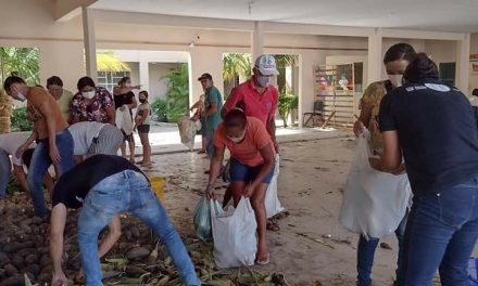 GOVERNO DO ESTADO DA PARAÍBA EM PARCERIA COM A PREFEITURA DE PRATA DISTRIBUEM PRODUTOS HORTIFRUTI AS FAMÍLIAS COM VULNERABILIDADE SOCIAL DO MUNICÍPIO.
