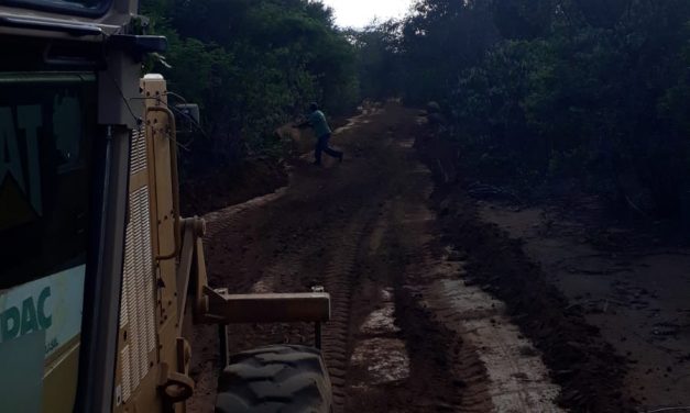 PREFEITURA INTENSIFICA RECUPERAÇÃO DE PONTOS CRÍTICOS NAS ESTRADAS VICINAIS DO MUNICÍPIO DE PRATA