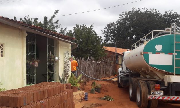 Prefeitura de Prata segue o cronograma de abastecimentos de água através do carro pipa nas localidades.
