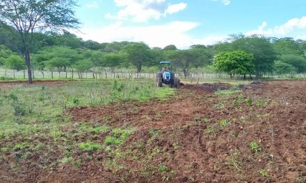 Prefeitura de Prata retoma o Programa Aração de Terras.