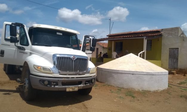 PREFEITURA DE PRATA CONTINUA COM ABASTECIMENTO DE ÁGUA NA ZONA RURAL.