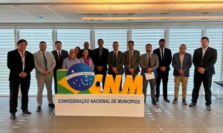 PREFEITO DE PRATA CUMPRE AGENDA EM BRASÍLIA EM BUSCA DE RECURSOS PARA MELHORIAS NO MUNICÍPIO.