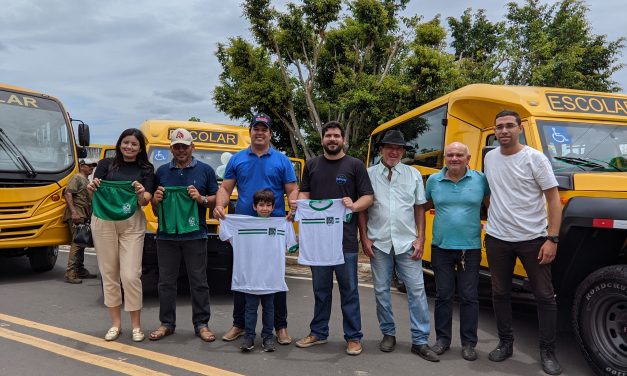 Prefeitura de Prata apresenta novo fardamento escolar da rede municipal de ensino.
