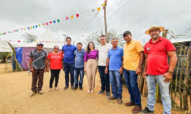 PREFEITO DE PRATA, GENIVALDO TEMBÓRIO PARTICIPA DO ENCERRAMENTO DA FESTA DE SÃO PEDRO NA CABEÇA DO BOI.