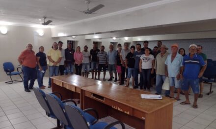 DEFESA ANIMAL DA PB E PREFEITURA DA PRATA REÚNEM PRODUTORES DE LEITE PARA ORIENTAÇÃO SOBRE BRUCELOSE.