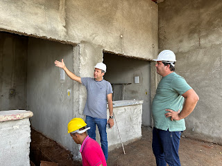 Prefeito Genivaldo Tembório, Supervisiona Progresso das Obras do Mercado Público.