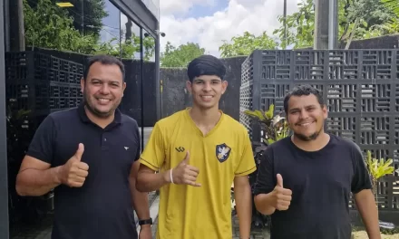 Jovem Atleta de Prata é Apresentado ao Retrô e Prefeitura Recebe Materiais Esportivos em João Pessoa
