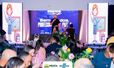Prefeitura da Prata realiza noite de homenagens aos professores com o tema “Chama que Inspira”
