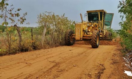 Prefeitura de Prata realiza recuperação de estradas vicinais