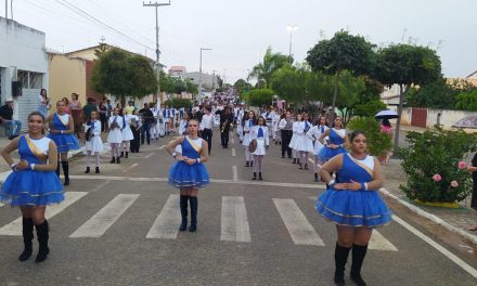 Confira as fotos do desfile cívico em alusão ao dia 7 de setembro independência do Brasil