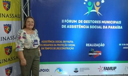 Secretária de Desenvolvimento Social de Prata, participa de Fórum de Assistência Social.