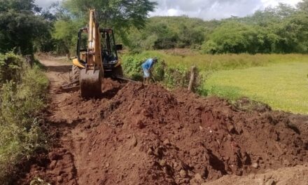 Prefeitura da Prata Inicia Recuperação de Pontos Críticos Afetados por Chuvas na Zona Rural