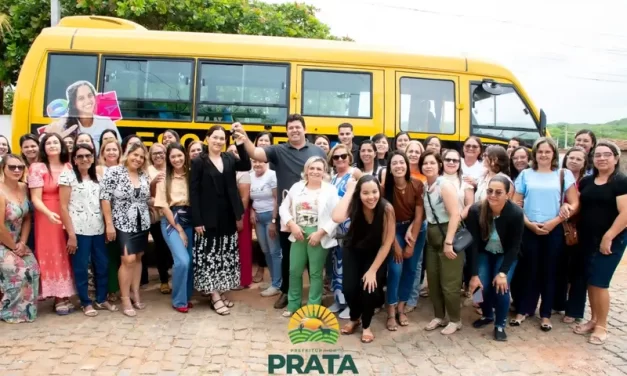 Prefeito Genivaldo Tembório Entrega Ônibus Escolar 0km Durante Jornada Pedagógica 2025