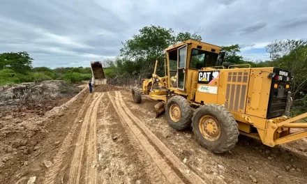 Prefeitura da Prata investe na recuperação das estradas dos assentamentos da Lajinha e Macacos