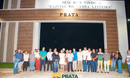 Prefeito Genivaldo Tembório inaugura portal turístico no município da prata